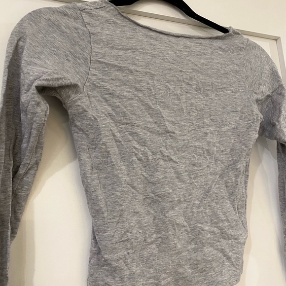 BRANDY MELVILLE Grey Long Sleeve Crop Top - Picture 2 of 3